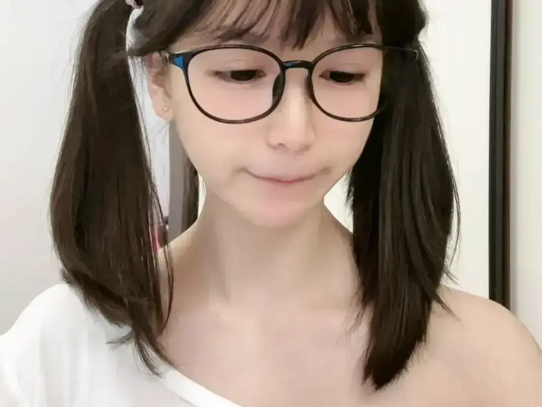 《萌小栖》天才交易员咯咯哒vlog原视频无删减全集免费畅播 - 极速获取完整版 - 高清资源值得二刷细品