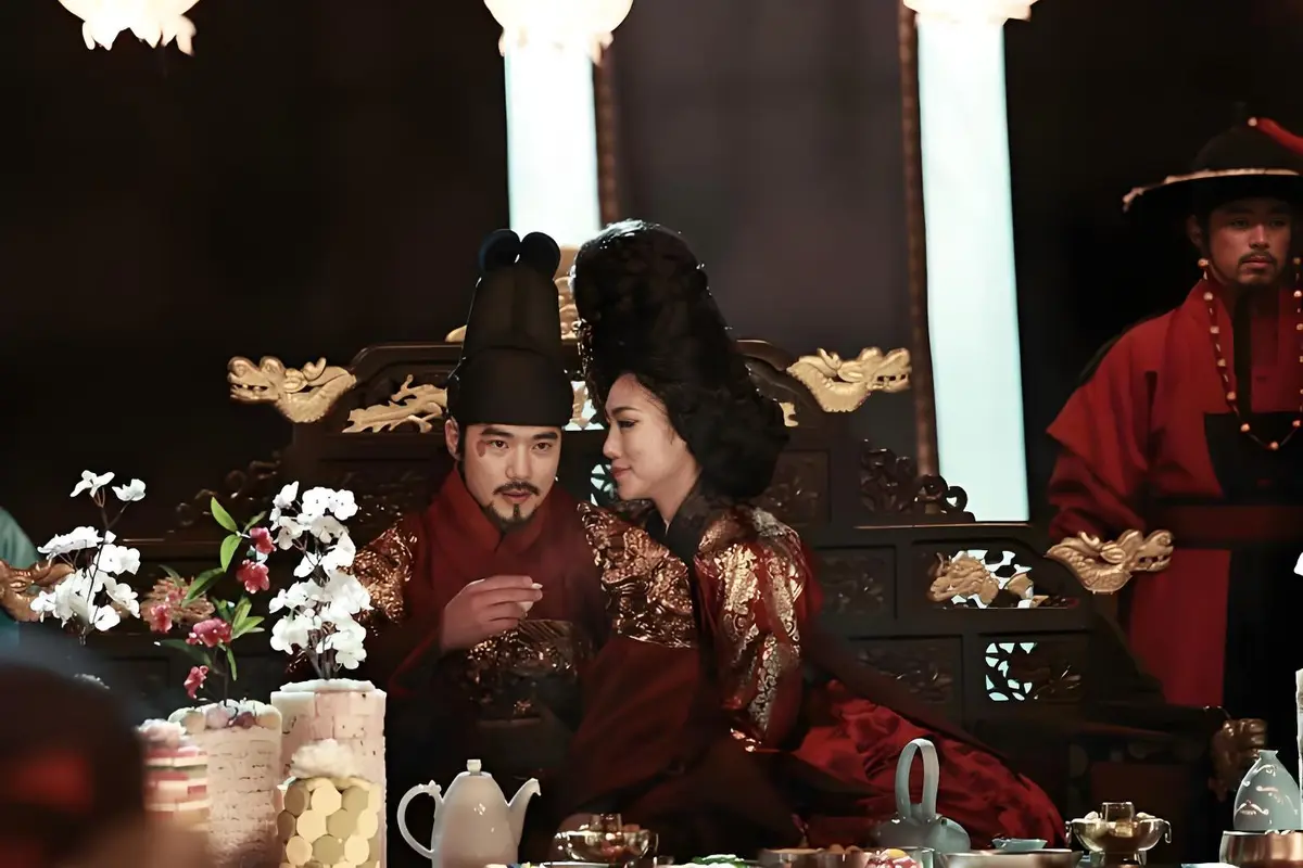 《奸臣》未删减版HD高清免费在线观看-韩国电影奸臣完整版无广告播放-无删减在线观看