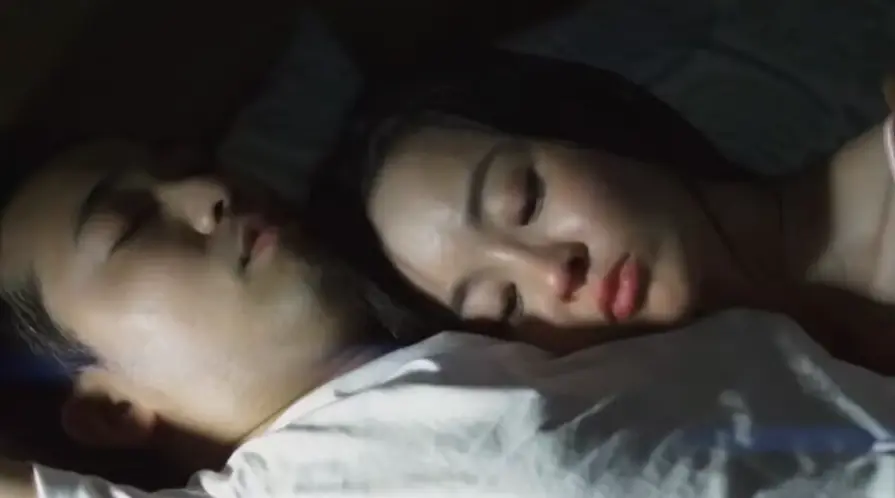 《食物链》全集无删减版高清播放-韩国电影《食物链》1080P中字在线看-超清画质免广告秒加载
