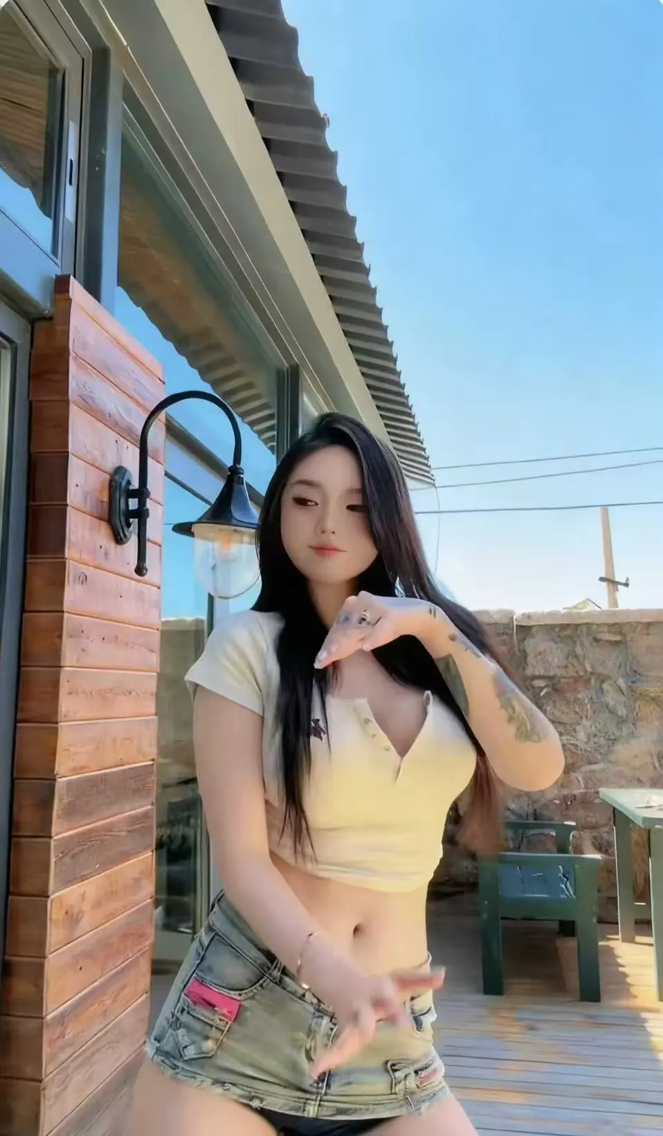《Meena 成美男》高清全集中文版未删减免费看-资源全面开放获取- Meena 成美男无广告在线观看-网盘便捷备份存储